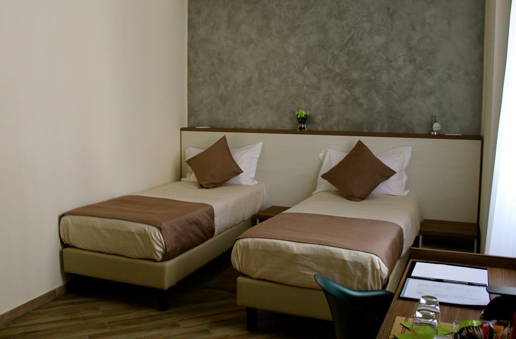 Bhl Boutique Rooms Legnano Quarto foto