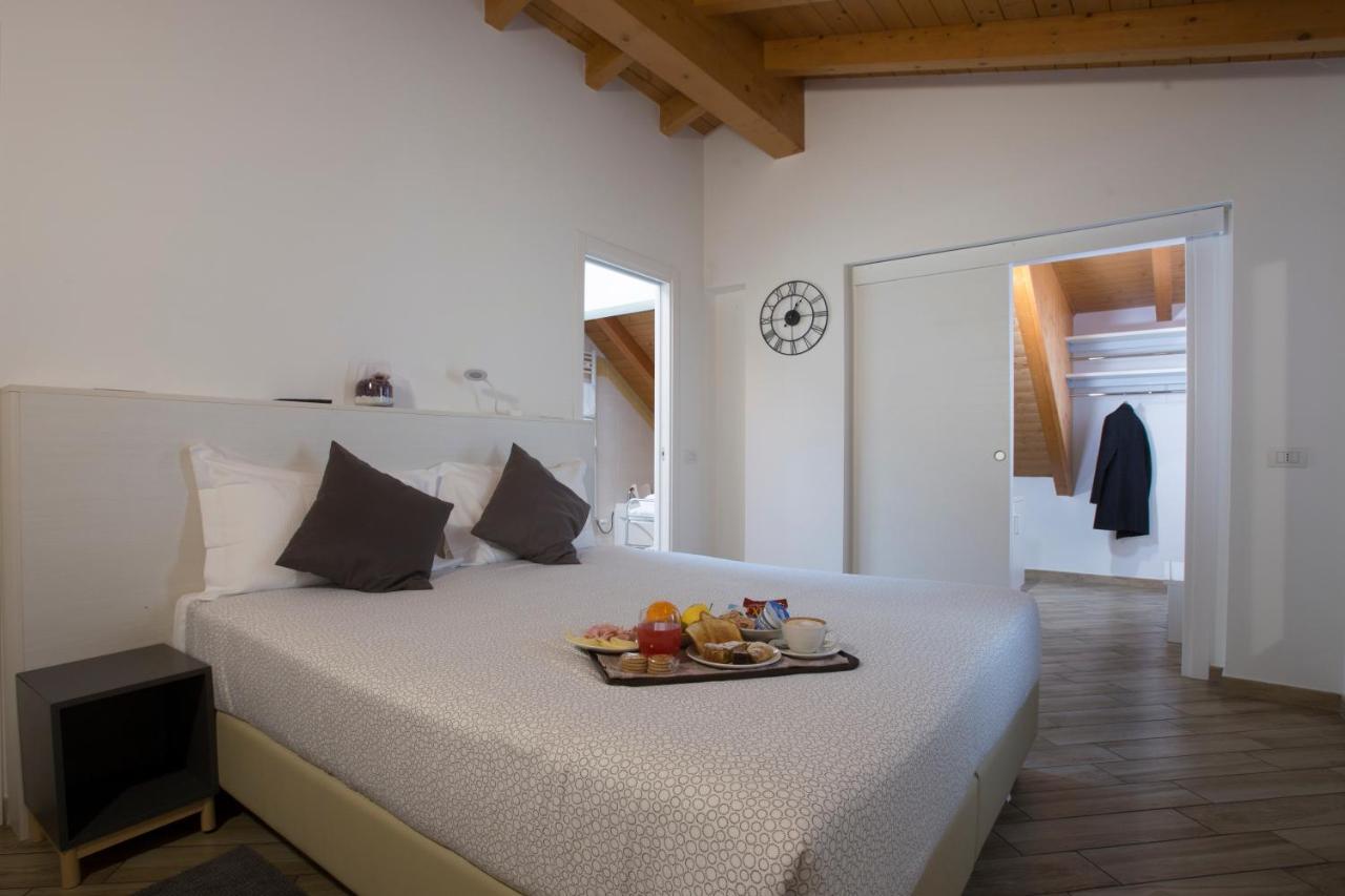 Bhl Boutique Rooms Legnano Exterior foto